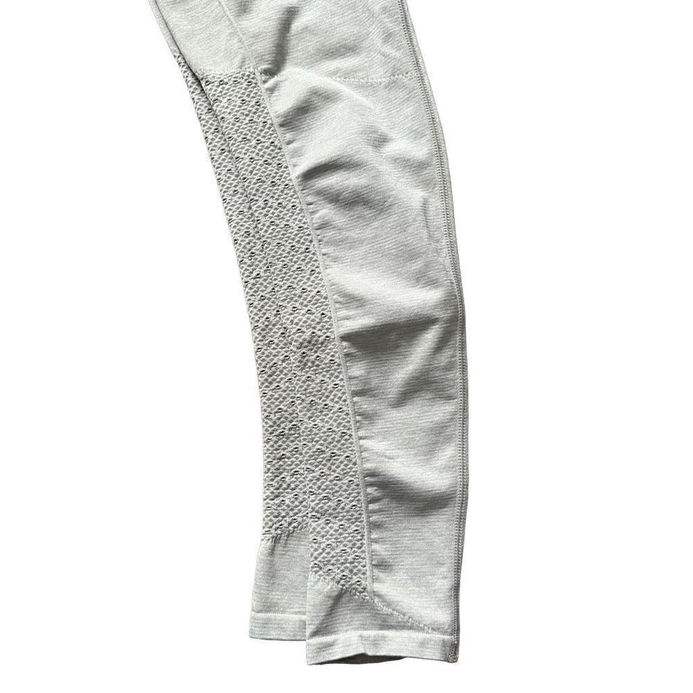 Fabletics light gray leggings size small - Picture 4 of 6